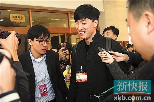 劉翔：建議學(xué)生每天堅(jiān)持1小時(shí)體育鍛煉