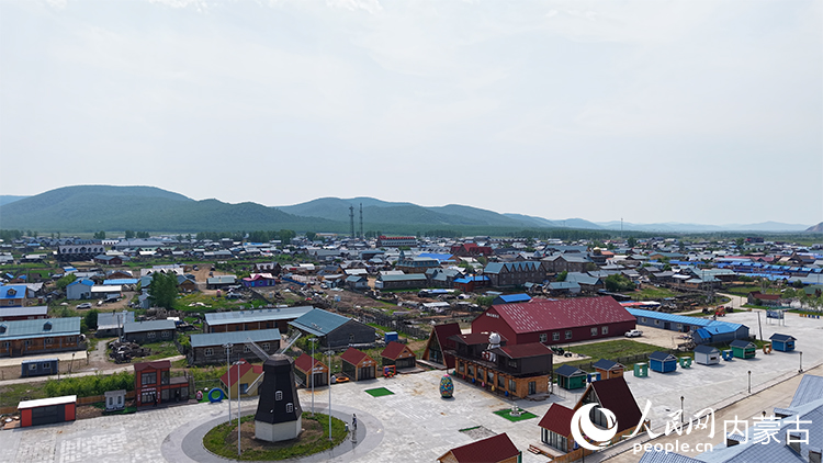 航拍恩和俄羅斯族民族鄉(xiāng)。人民網(wǎng)記者 齊浩男攝