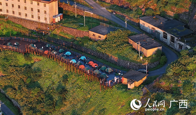 山頂露營區(qū)。人民網 雷琦竣攝